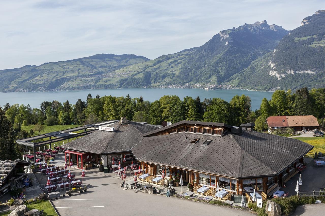 Chemihuette Hotel Aeschi Bei Spiez Buitenkant foto
