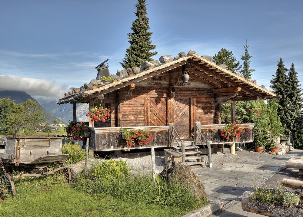 Chemihuette Hotel Aeschi Bei Spiez Buitenkant foto