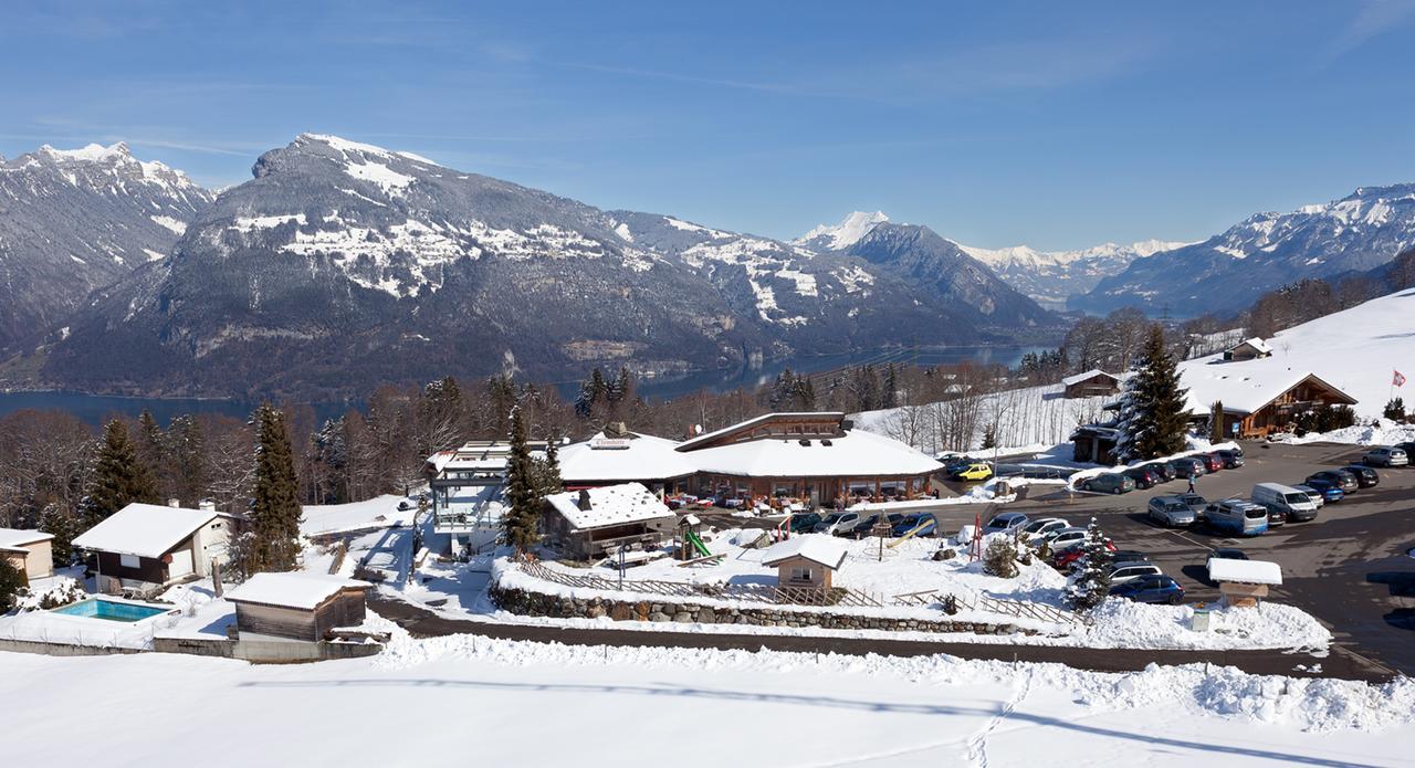 Chemihuette Hotel Aeschi Bei Spiez Buitenkant foto