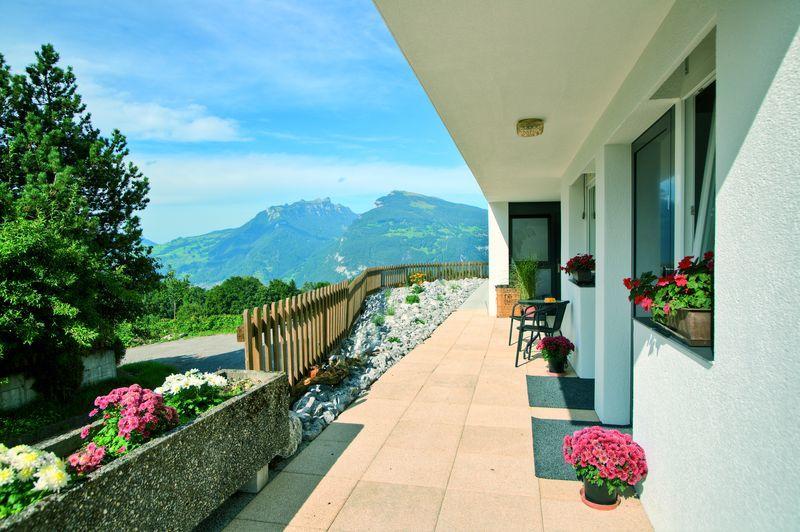 Chemihuette Hotel Aeschi Bei Spiez Buitenkant foto